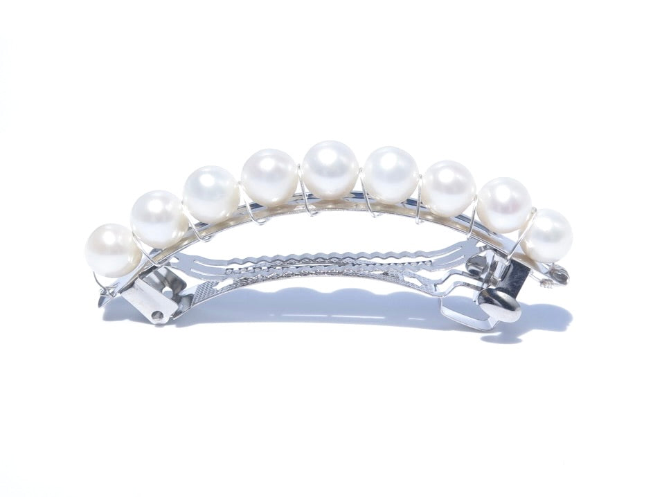 This pearl jewelry is a work of art and each pearl is hand-picked and matched in Guelph, Ontario, Canada. This elegant barrette is handmade with 100% cultured freshwater pearls, silver-finish metal and wire which will make the barrette last longer than the glue one. Pearl Size: 9.5-10.5mm, Weight:19g